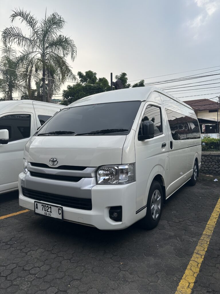 Sewa Hiace murah di Bogor dengan Makatatrans - armada bersih dan terawat