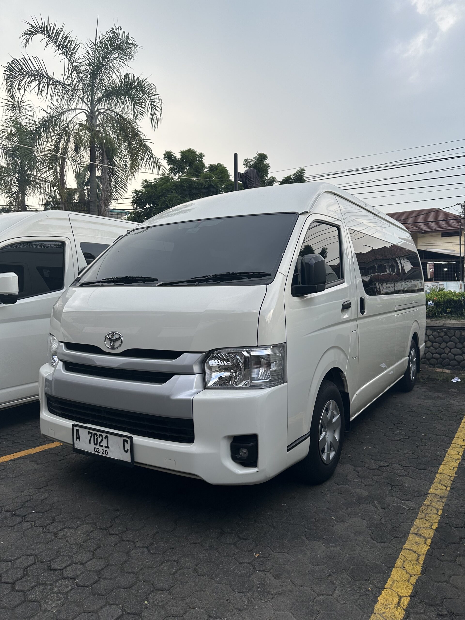 Sewa Hiace murah di Bogor dengan Makatatrans - armada bersih dan terawat